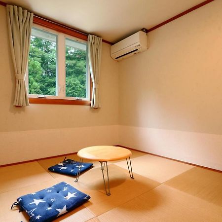 Family Pension Crayon Fujikawaguchiko Exterior foto